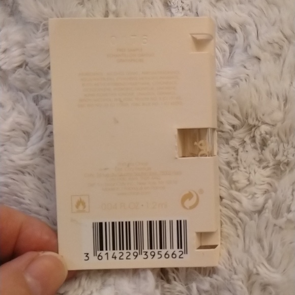 Chloe Sampler Card - Picture 4 of 4